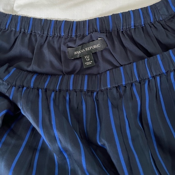 Banana Republic Navy Blue Striped off the shoulder dress, size XSmall. - Picture 5 of 5